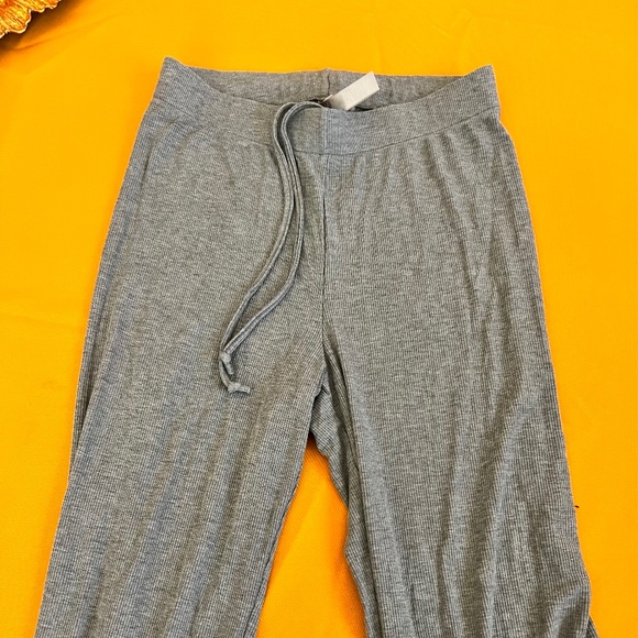 SKIMS FLARE PANTS SIZE: XS - Picture 1 of 3